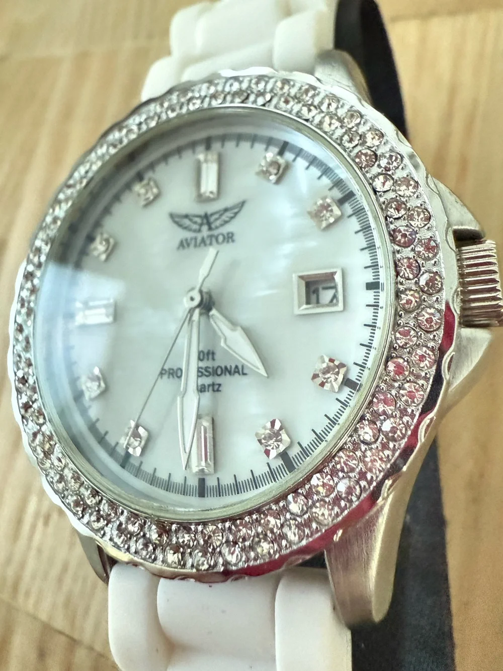 Invicta ladies Aviator silver tone  white strap watch NEW BATTERY